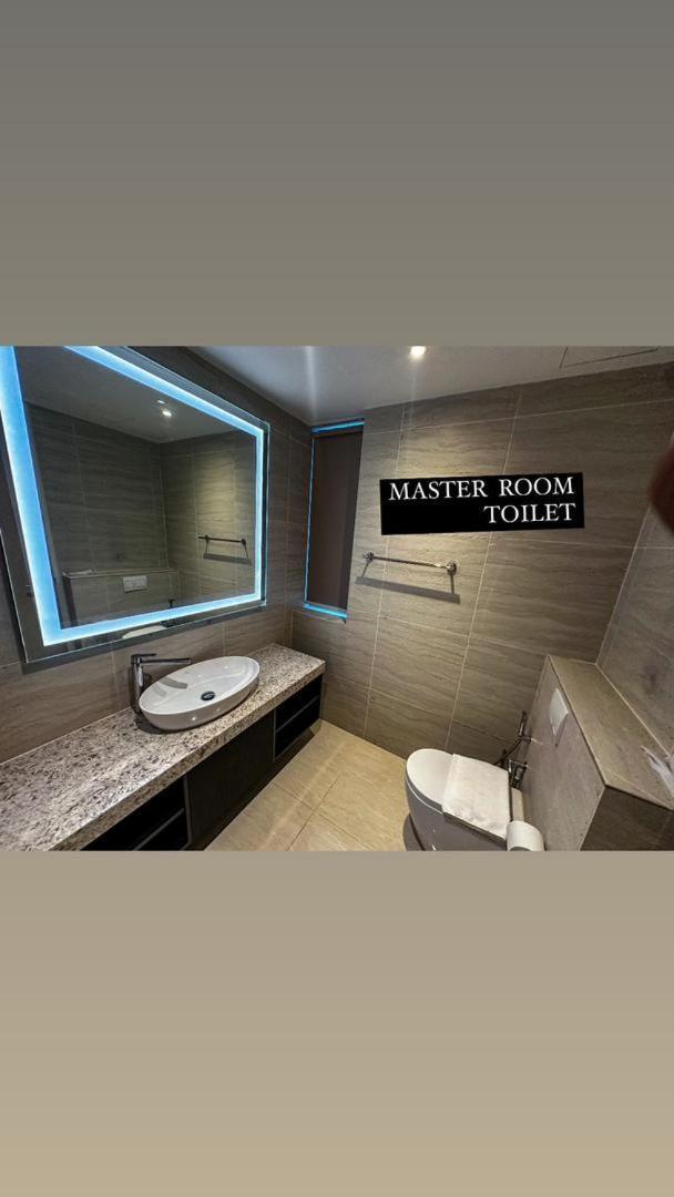 Axquisite Suites At Klcc Куала Лумпур Екстериор снимка